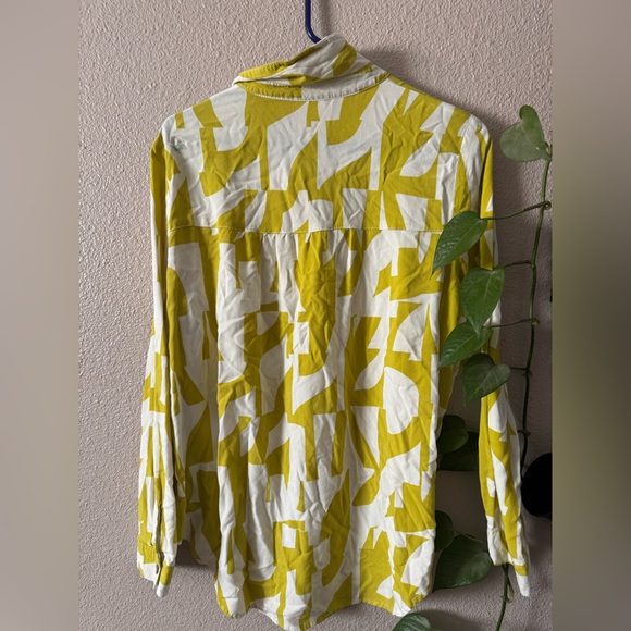 Fig and Flower yellow and white geometric button-down shirt.
Anthropology - Picture 5 of 5